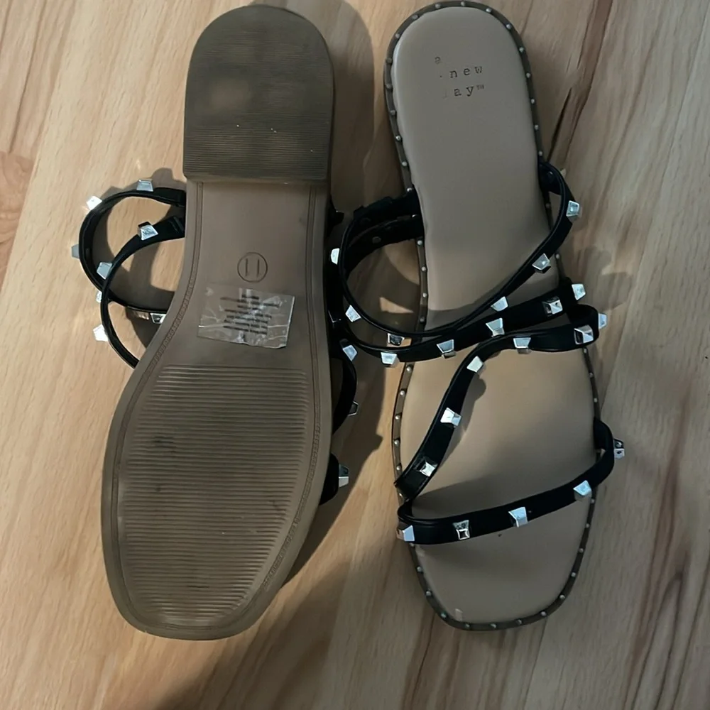 Embellished sandals - Picture 4 of 4